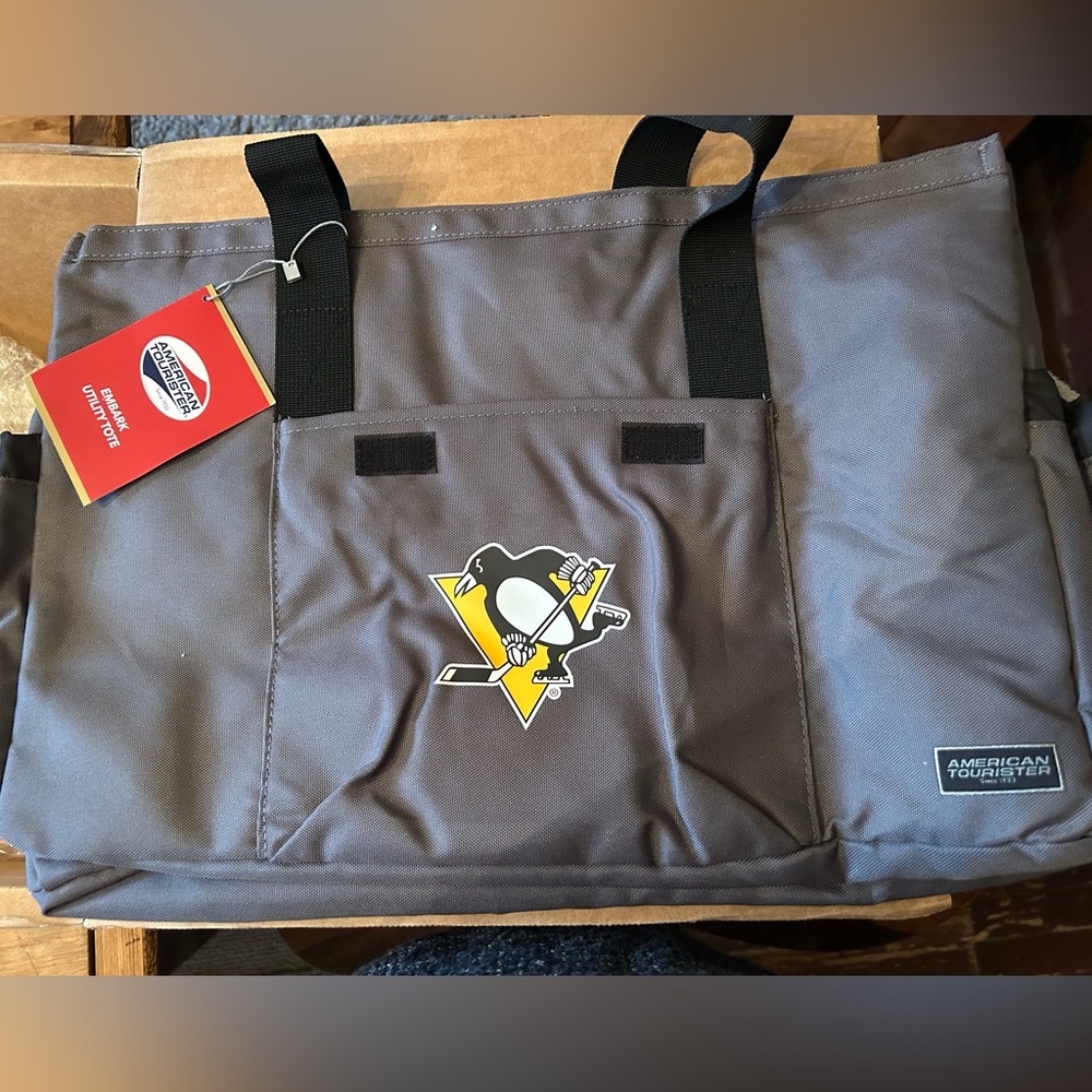 NHL American Tourister Utility Tote - NHL Pittsburgh Penguins
